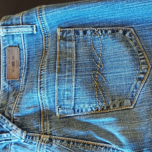 Tommy Hilfiger American Hope Classic Rise Bootcut Jeans Size 2x30 - Picture 9 of 10